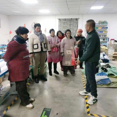 肖旗乡妇联在巧媳妇基地艳娜服装厂开展消防安全培训会