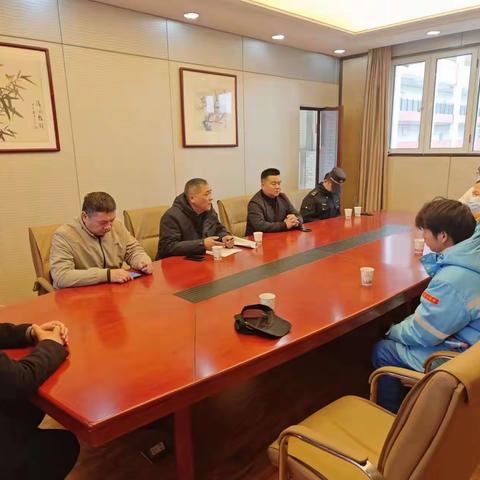 左岭综合执法中心联合检查:护航校园燃气安全，共筑美好年前愿景