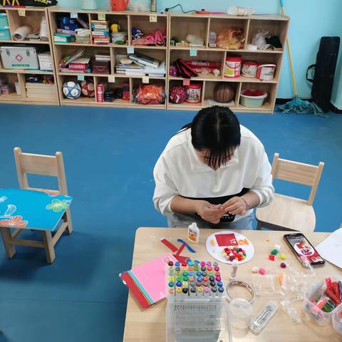 “童伴之家”喜迎中秋，欢度国庆。主题活动