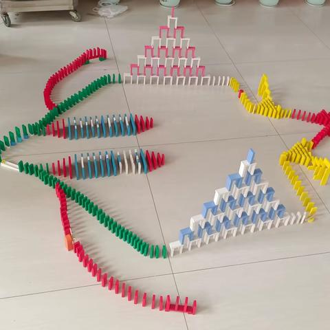 智慧与耐心的精彩碰撞 ——多米诺骨牌社团活动美篇