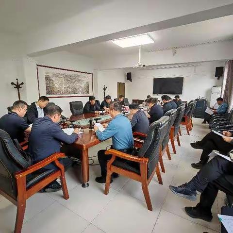 洛宁县组织《安全生产隐患大排查三年行动（2025-2027）2025年度工作方案》集中讨论会