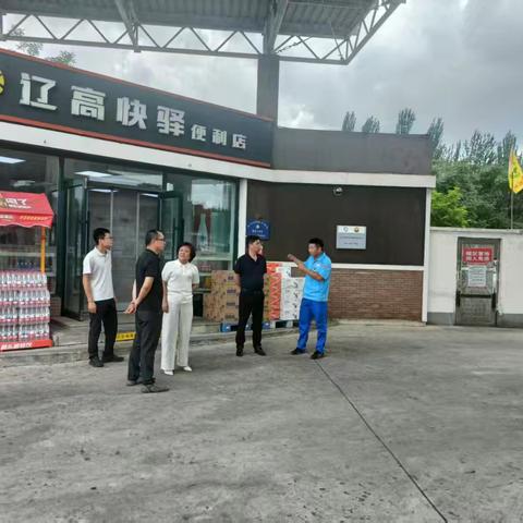 高温“炙”守；加油站里的汗水与责任