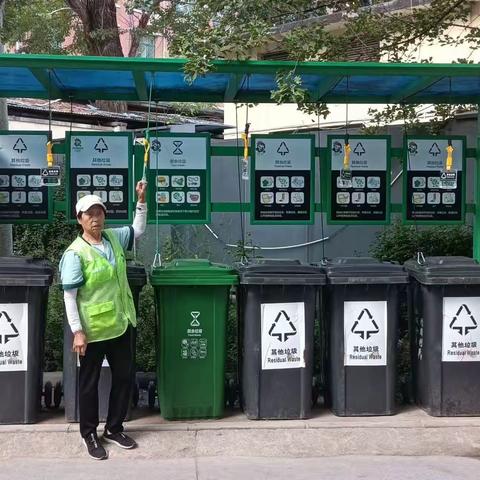 【全福街道农科院社区】开展“垃圾分类投放点桶边引导”志愿者活动周活动