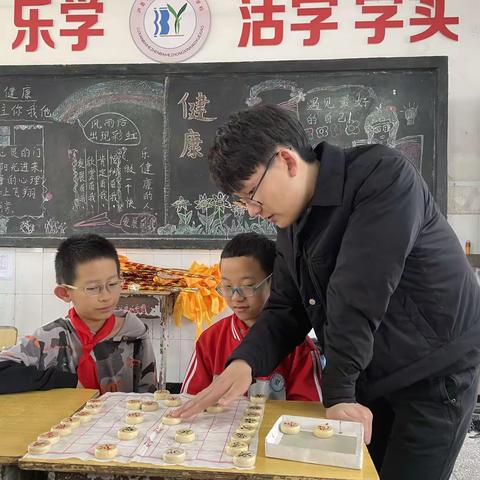 “弈”趣横生 “棋”乐无穷——泸县百和小学趣味棋类社团