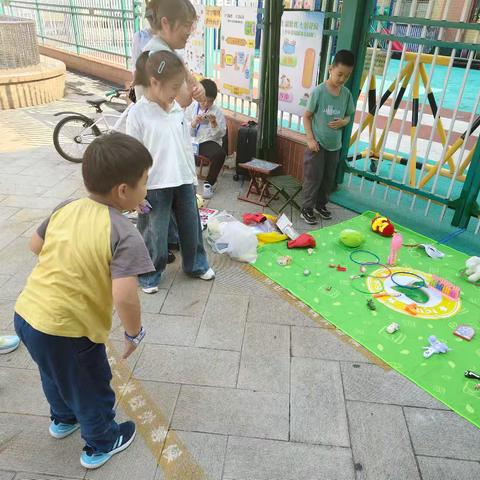 甸柳新村街道国庆节特别活动：童趣市场点亮成长 健康义诊温暖民心