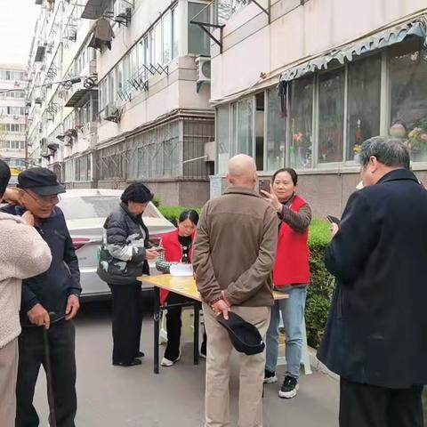 网格力量//陕建机社区网格助力辖区老人高龄补贴复审
