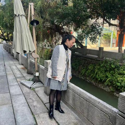 灵响社区：开展河长日巡河活动