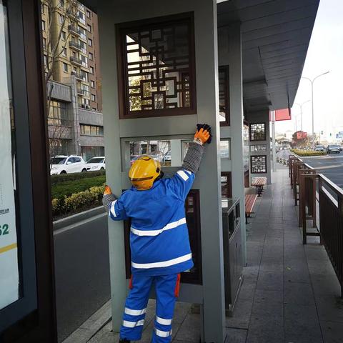 致敬城市守护者：清洁工人的平凡与伟大