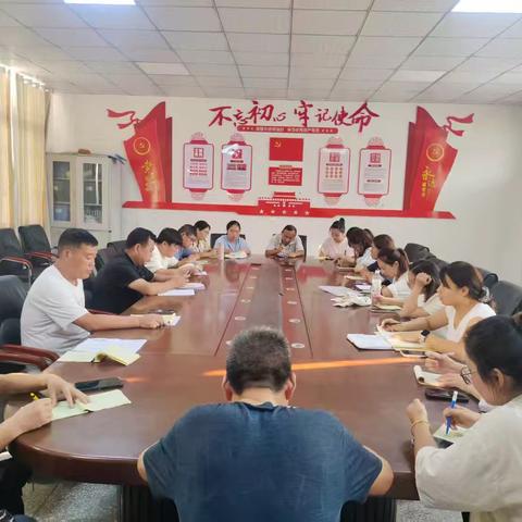 凝心聚力启新程，砥砺奋进谱新篇——问十乡中召开九年级第一次全体教师工作会议