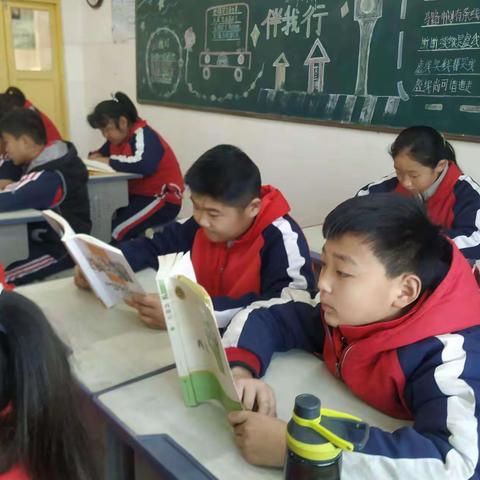 理想的书籍，是智慧的钥匙——万善乡明天小学五年级二班读书活动