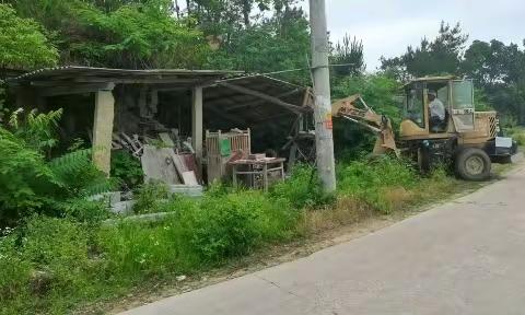 美丽城乡建设，长岭岗村百日攻坚行动持续攻坚克难。（6月2号）