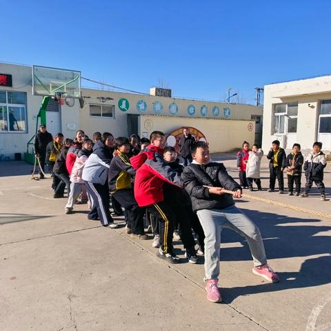 热血拔河庆元旦，凝心聚力展风采——浅水营小学迎元旦拔河比赛