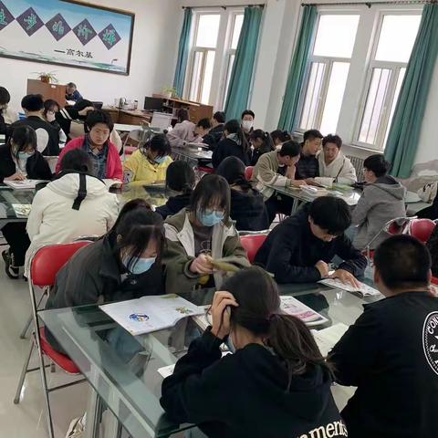 【工作落实年】胸藏文墨怀若谷，腹有诗书气自华 --大庆市育才中学开设阅读课