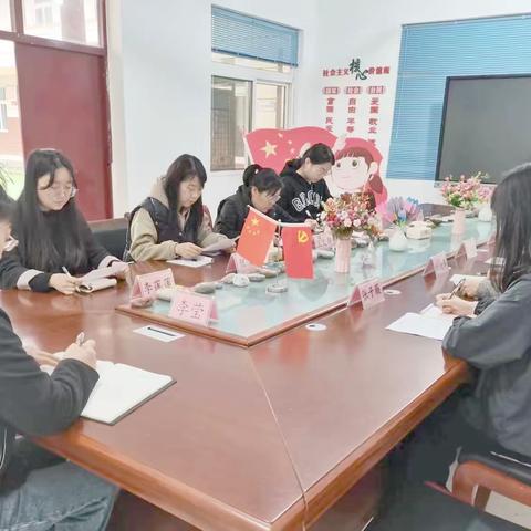 【集贤镇中心学校】关爱学生幸福成长，集贤镇赵代小学雨天安全教育主题活动。