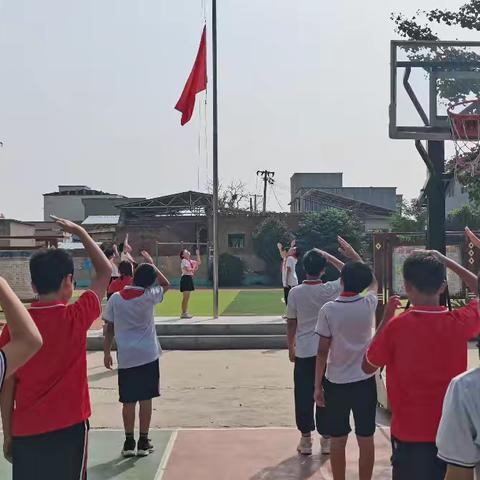 爱在阳光下 感恩教师节——禹王台区松楼小学组织教师节主题活动