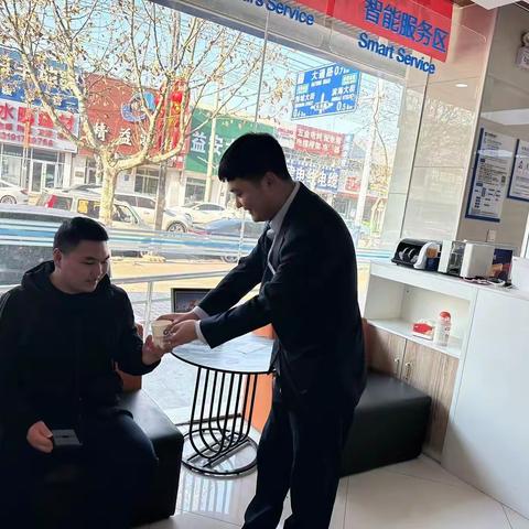 三月春风起，港湾暖心里