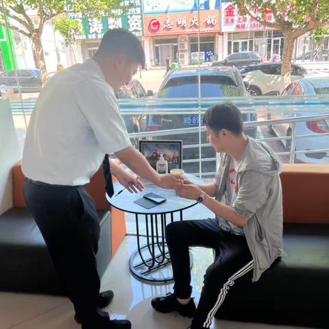 港湾温情入五月 最美建行显情怀