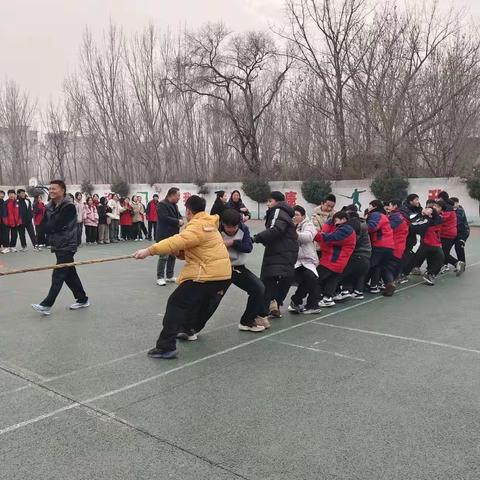 凝心聚力展风采———社旗县三中东校区拔河比赛