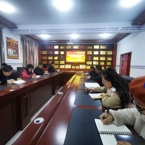 【主题教育】察尔森中学开展“学习贯彻习近平新时代中国特色社会主义思想主题教育”