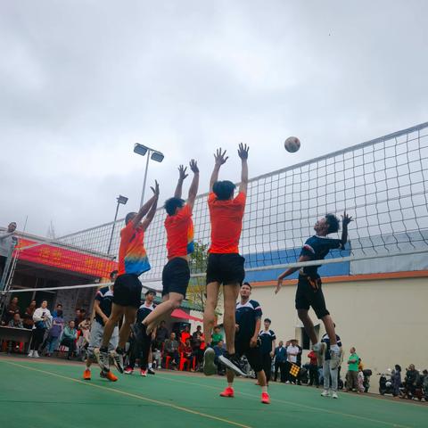 灵山镇开展元宵节村VA及拔河比赛