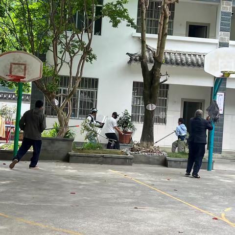 反恐防暴 安全护航 ——云龙县功果桥镇核桃坪完小开展反恐防暴演练