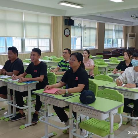 小榄镇同茂小学体育科组开展教研活动