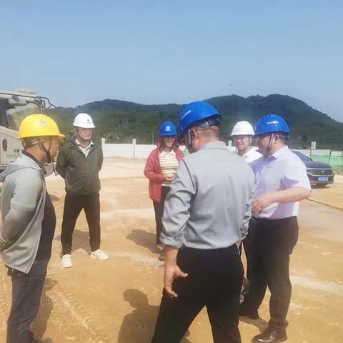 紧盯任务目标 压紧工作责任 全力以赴加快项目建设进度