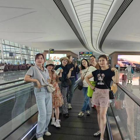 携手拥抱自然，团队凝心聚力——金辉物业公司开展2024年云南团建活动