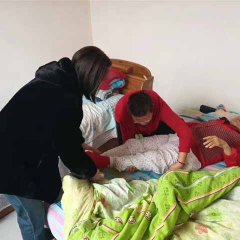 暖心网格员 上门认证解民忧