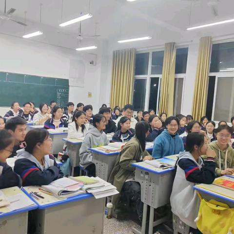 反思自我，迎接未来——高三21班主题班会