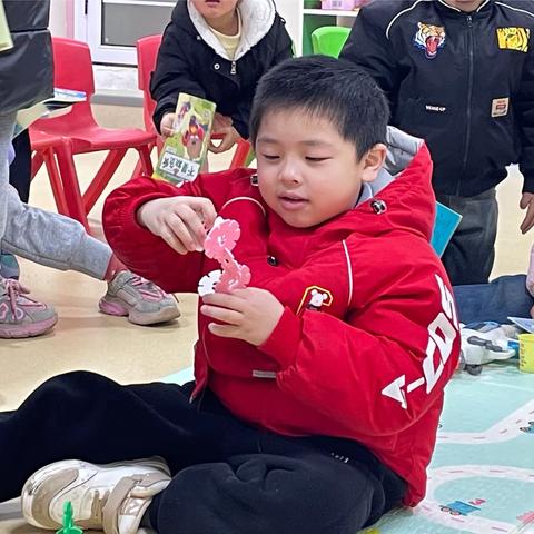 开学季“春暖花开，幼见美好”太阳岛幼儿园果果班开学———月美篇