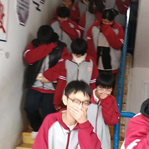 校园消防演练：筑牢安全防线