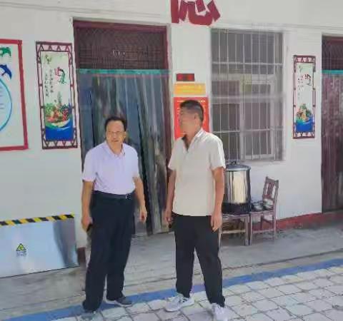 云阳镇中心校周书记视察朱坪小学工作