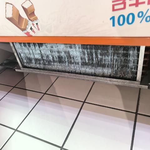 2025年9月8日生活广场店杂货处休闲食品课设备保养记录