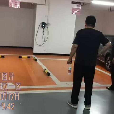 【为爱加点“唐”】小区停车位引发上访  实地调解提升满意度