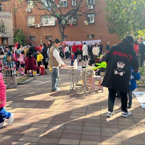 社区公益集市火热开市“逛公益集市，共享秋日好时光”
