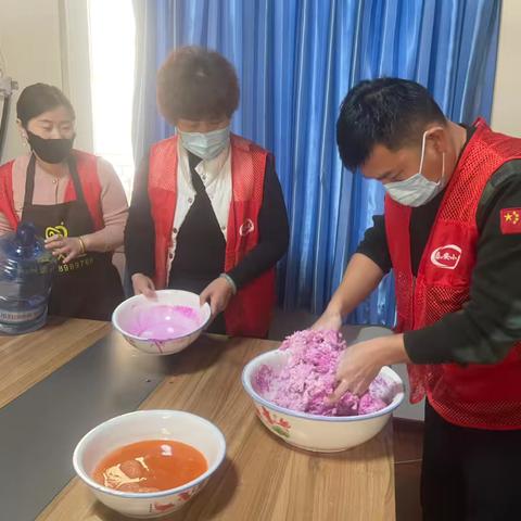 【信用 +志愿】粥店街道大河社区开展“浓浓饺子香，暖暖冬至情”包饺子活动