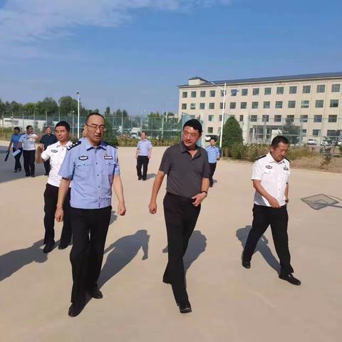 州公安局领导检查指导戒毒所工作并召开会议