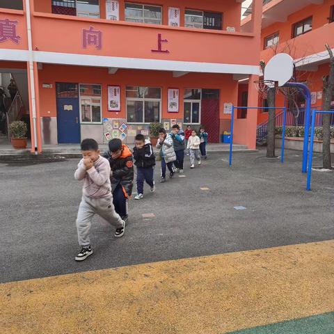 「黄沙学校」“开学安全第一课”暨消防安全应急演练。