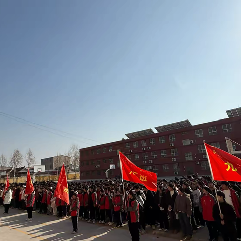 力拔山河，凝绳聚力——十一中南校区拔河比赛