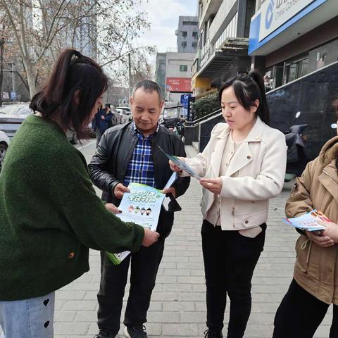 垃圾分类举手之劳，循环利用变废为宝