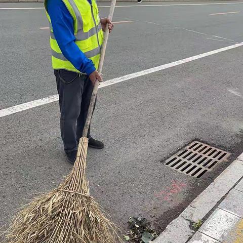 顶骄阳战酷暑 挥汗如雨显担当