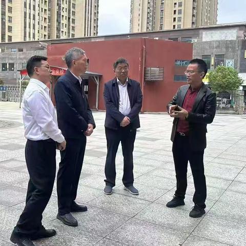 省教育厅副总督学陈晓通到南屏中学调研