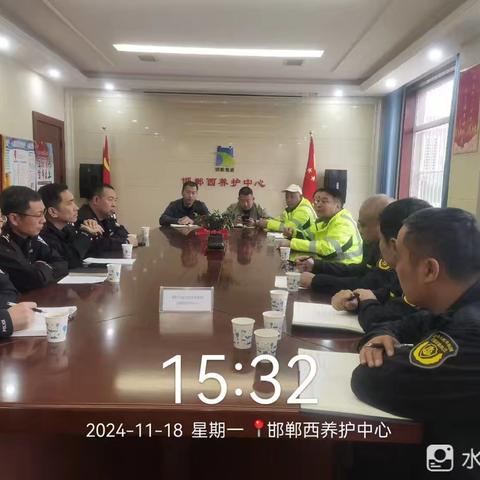 路警养联合开展高速公路防抛洒专项整治活动