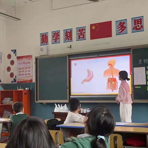 乘教研之风，展科学之美—铜钹山小学科学教研磨课活动