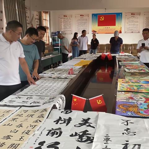 小街小学开展＂学习二十大，争做好少年＂书画展评