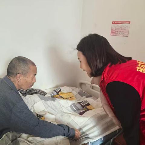 用心守护特困老人 用情传递社区温暖