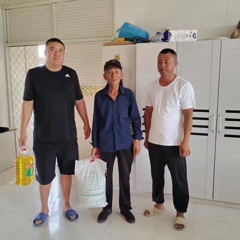 巴彦淖尔苏木联合嘎查“八一”慰问暖人心——致敬最可爱的人