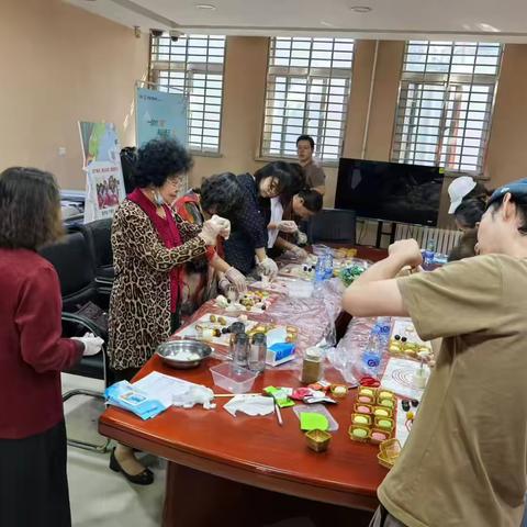 方庄航天支行客服经理关爱日开展团建活动