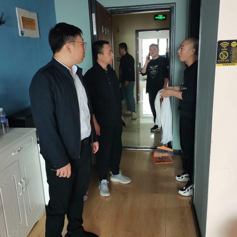 清远街道互助里社区开展“中秋、国庆”节前酒店、民宿价格专项检查